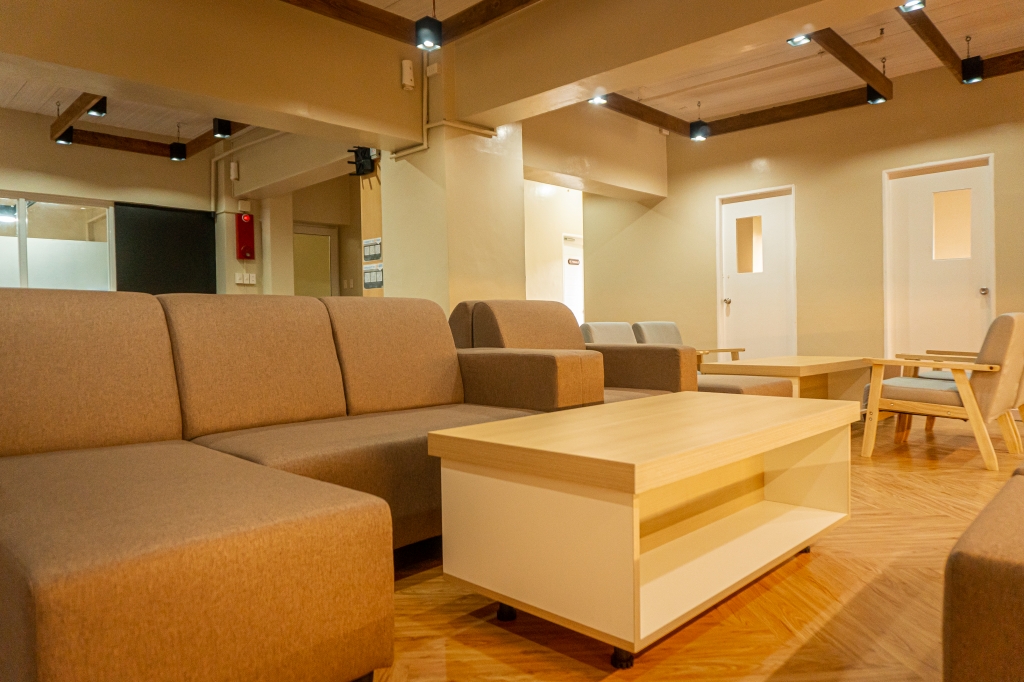 フィリピン留学 Cebu21 - Monol-B6 Lounge area-6